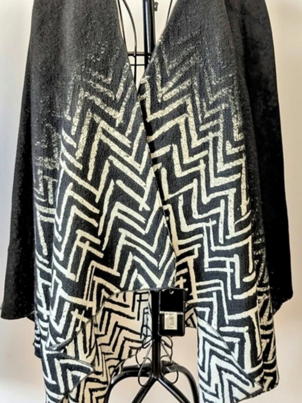Black & White Geometric Draped Shrug
